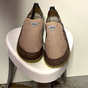 Columbia pfg shoes size 8 great condition